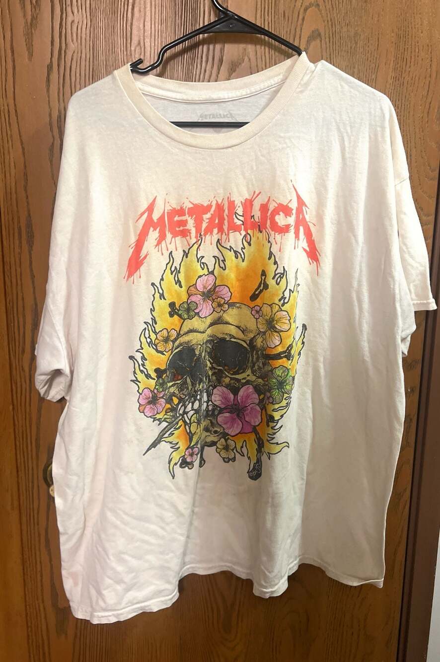 Metallica Burning Floral Skull White Graphic T-Shirt XXL